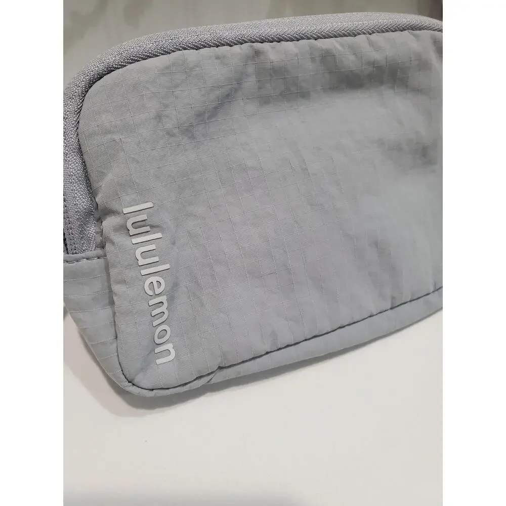 Lululemon Everywhere Mini Belt Bag